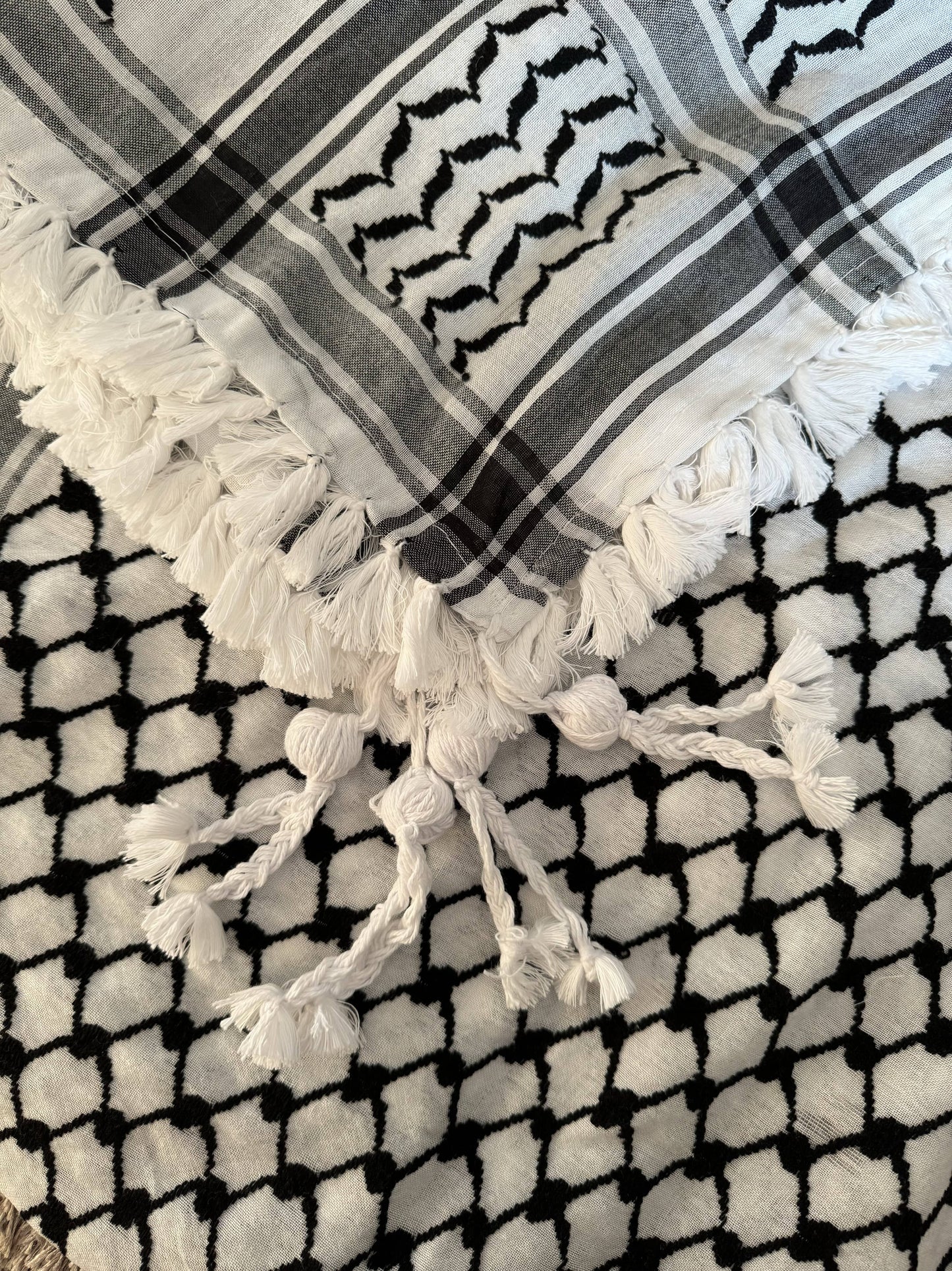 KEFIAH CON FRANGE CUCITE A MANO