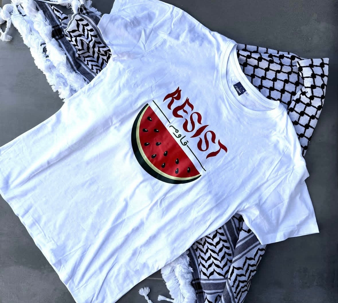 T SHIRT RESIST