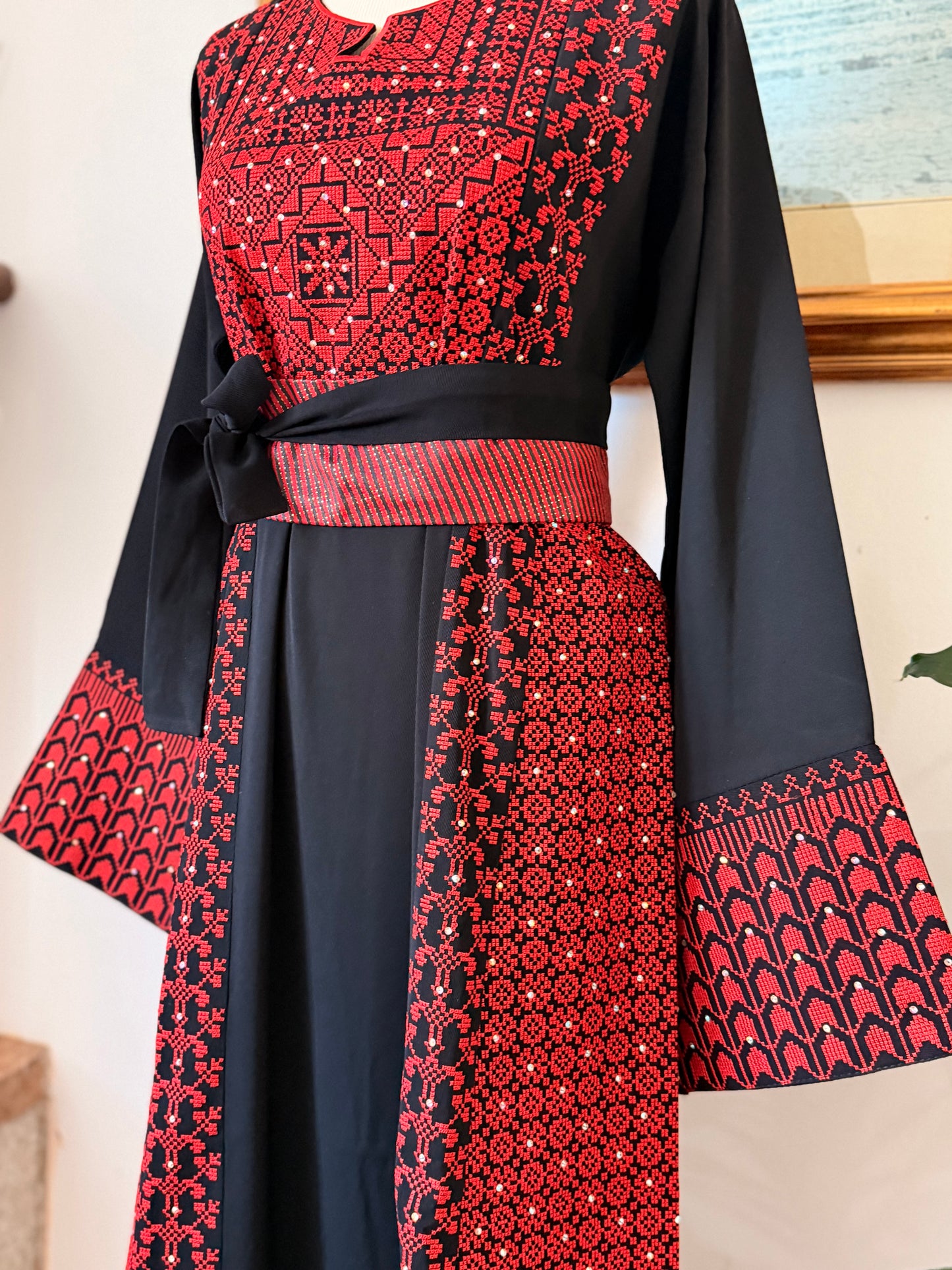 ABITO PALESTINESE “SUMUD” rosso