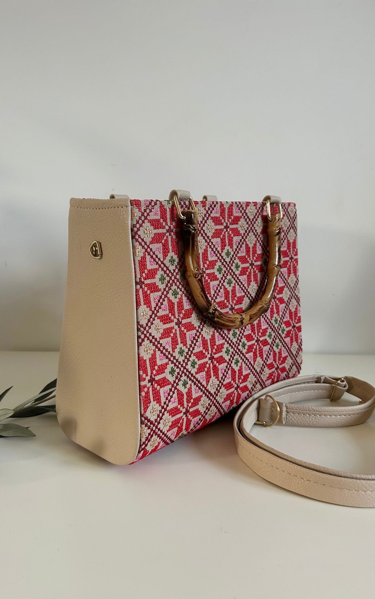 Borsa tatreez rigida