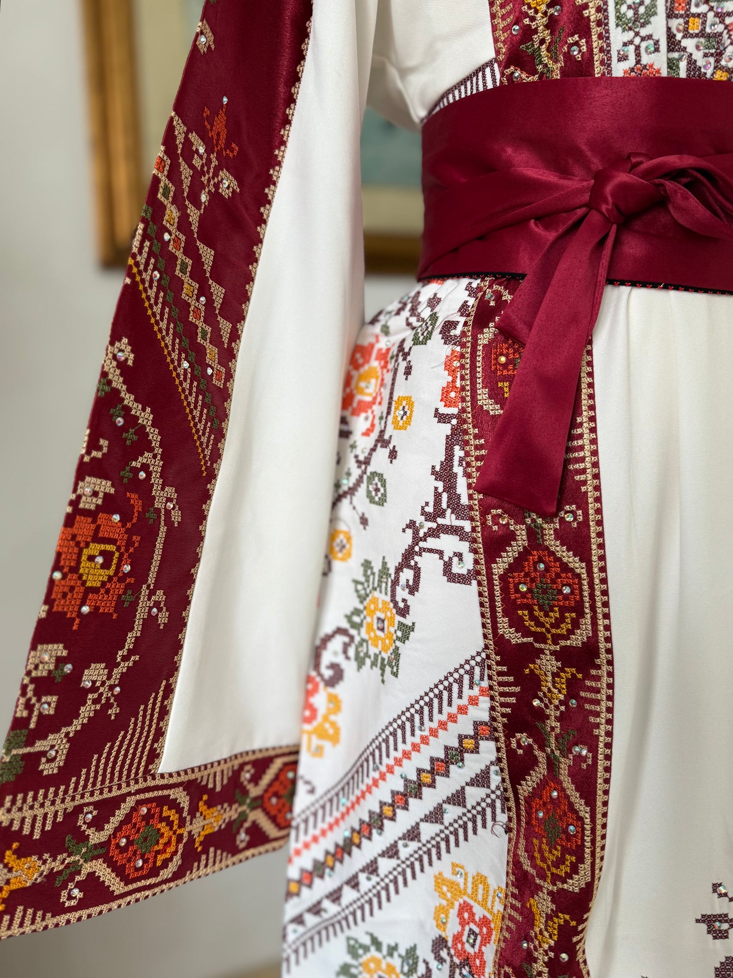 ABITO “FIORI DI RESISTENZA” ROSSO