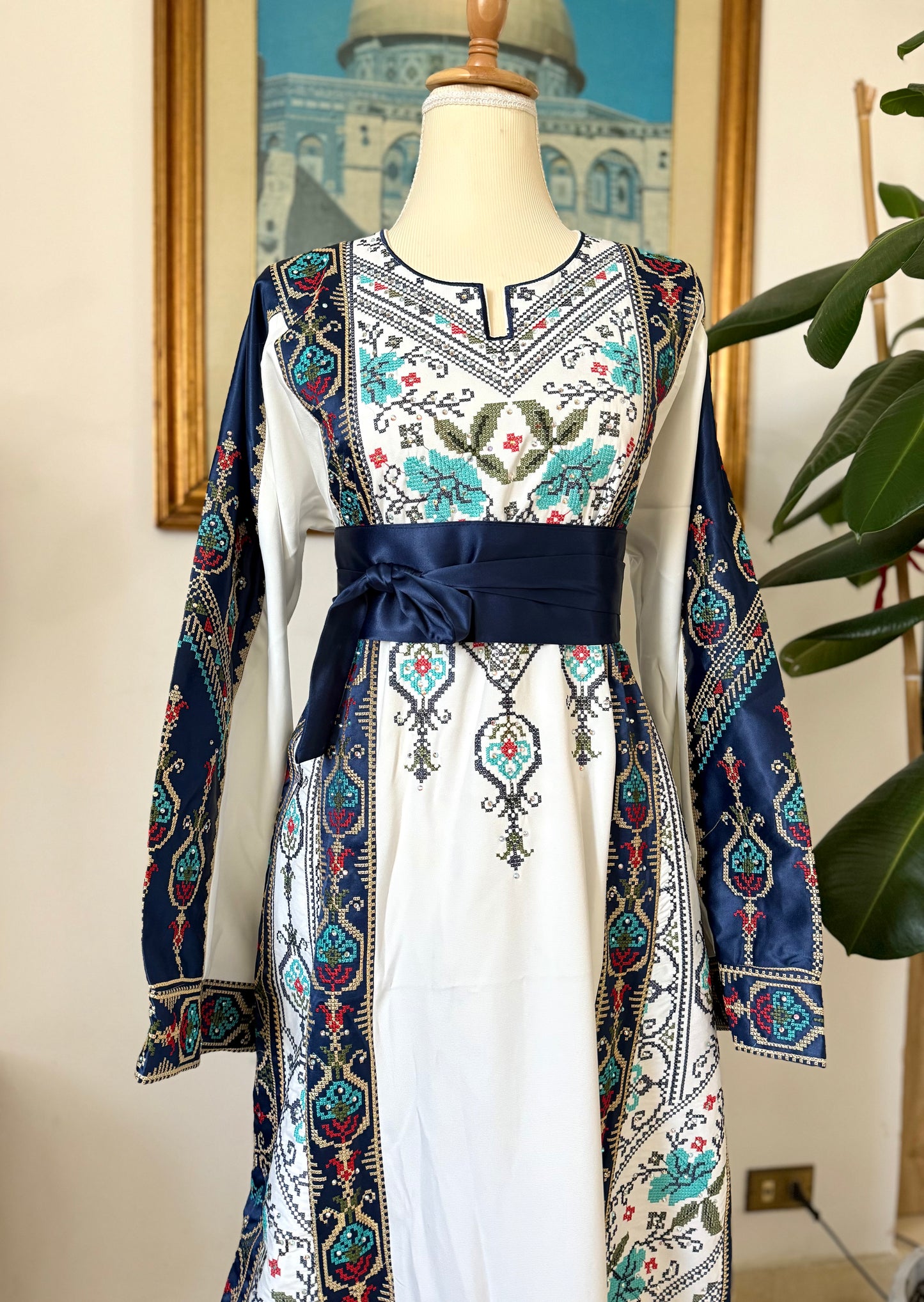 ABITO “FIORI DI RESISTENZA” BLU